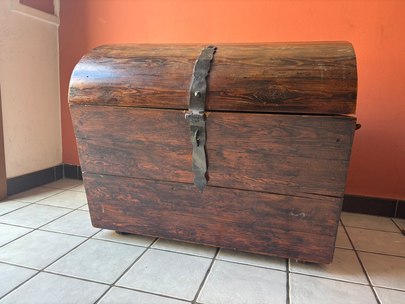 Authentieke houten kist met karakter, Ophalen, Zo goed als nieuw, 50 tot 75 cm, 50 – 75