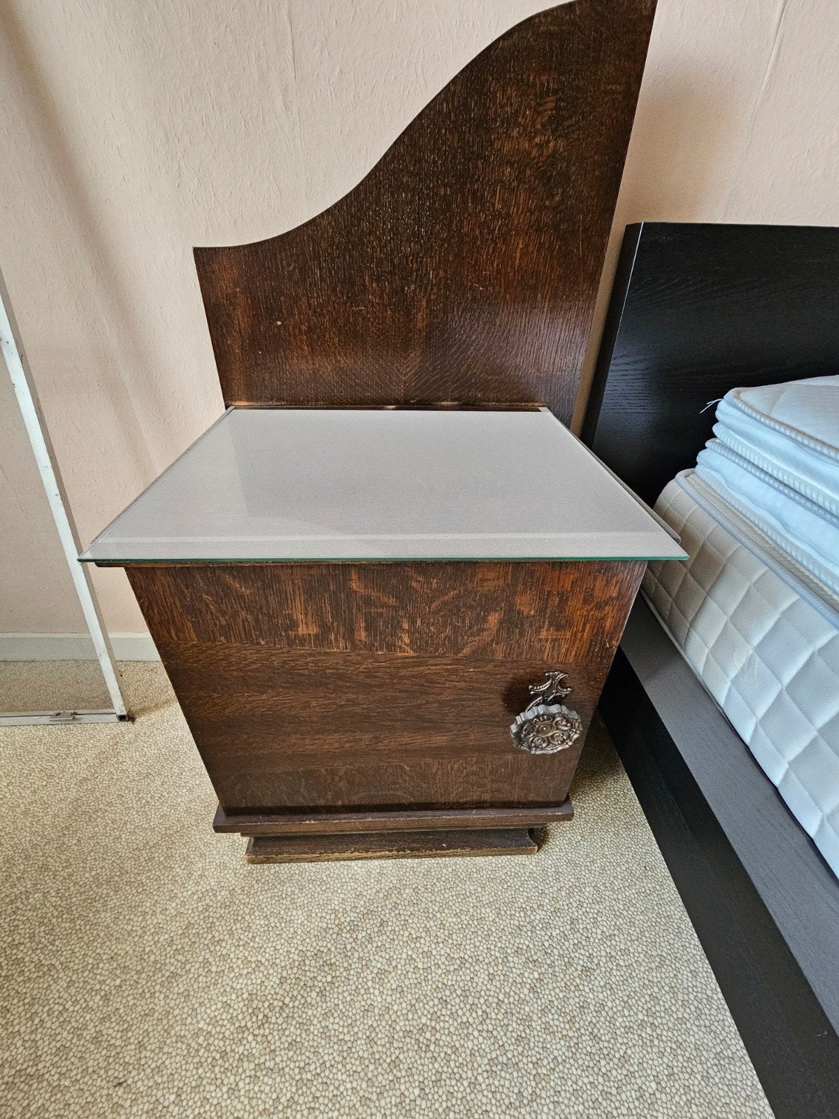 2 antieke houte nachtkastjes, Enlèvement, Utilisé, 45 à 65 cm, 55 à 70 cm