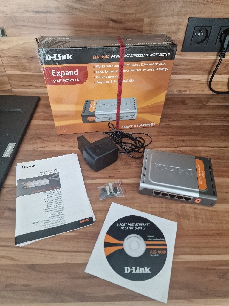 Switch Ethernet D-Link DES-1005D – 5 ports, Informatique & Logiciels, Points d'accès, Enlèvement ou Envoi, Neuf
