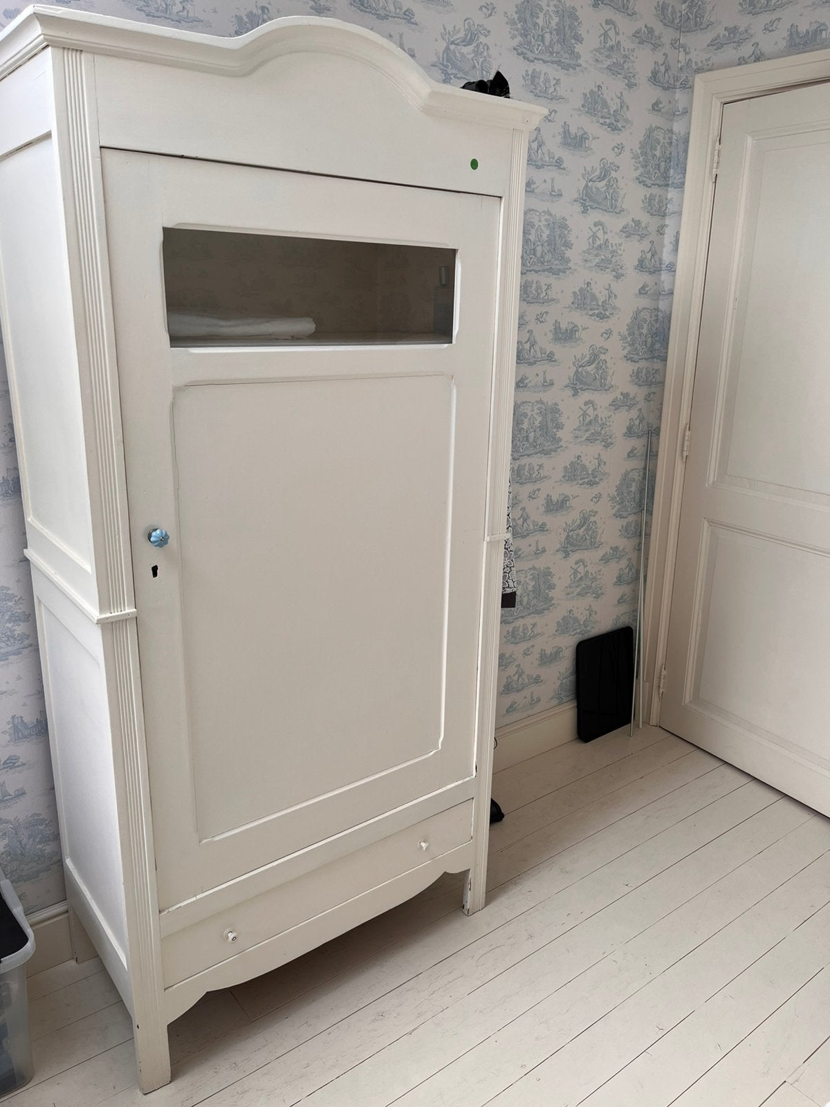 Antiek wit grenen kleerkastje, Huis en Inrichting, Ophalen, Gebruikt