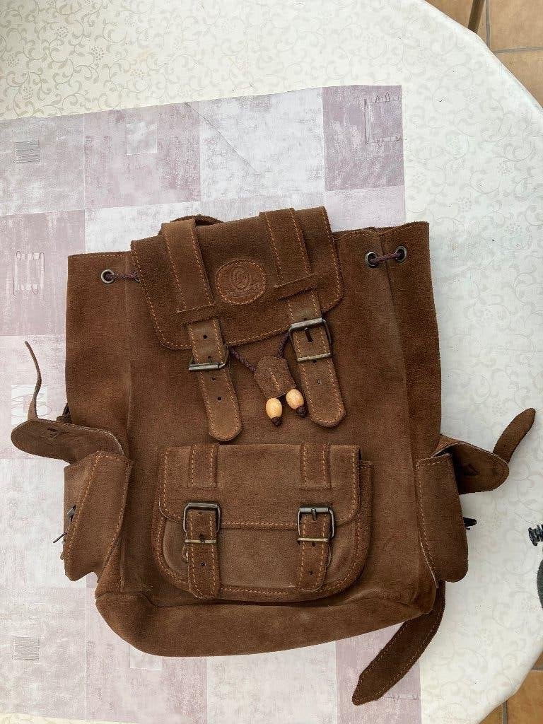 Mooie suede rugtas 37 x 35 cm Maar enkele keren gedragen, Ophalen of Verzenden