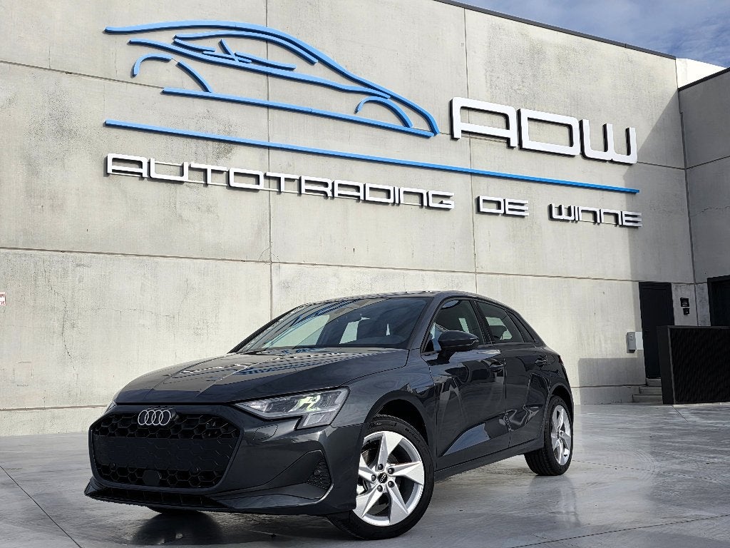 Audi A3 Sportback 30 TFSI - NIEUW 0KM 2026 - 1.5 Benzine, Auto's, Stof, Verwarmde buitenspiegels, Bedrijf, Zilver of Grijs