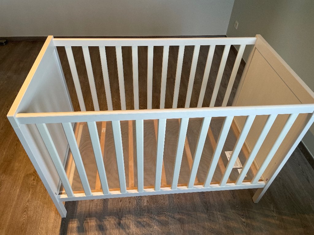 Babybed 60x120cm, Ophalen, Zo goed als nieuw, Ledikant