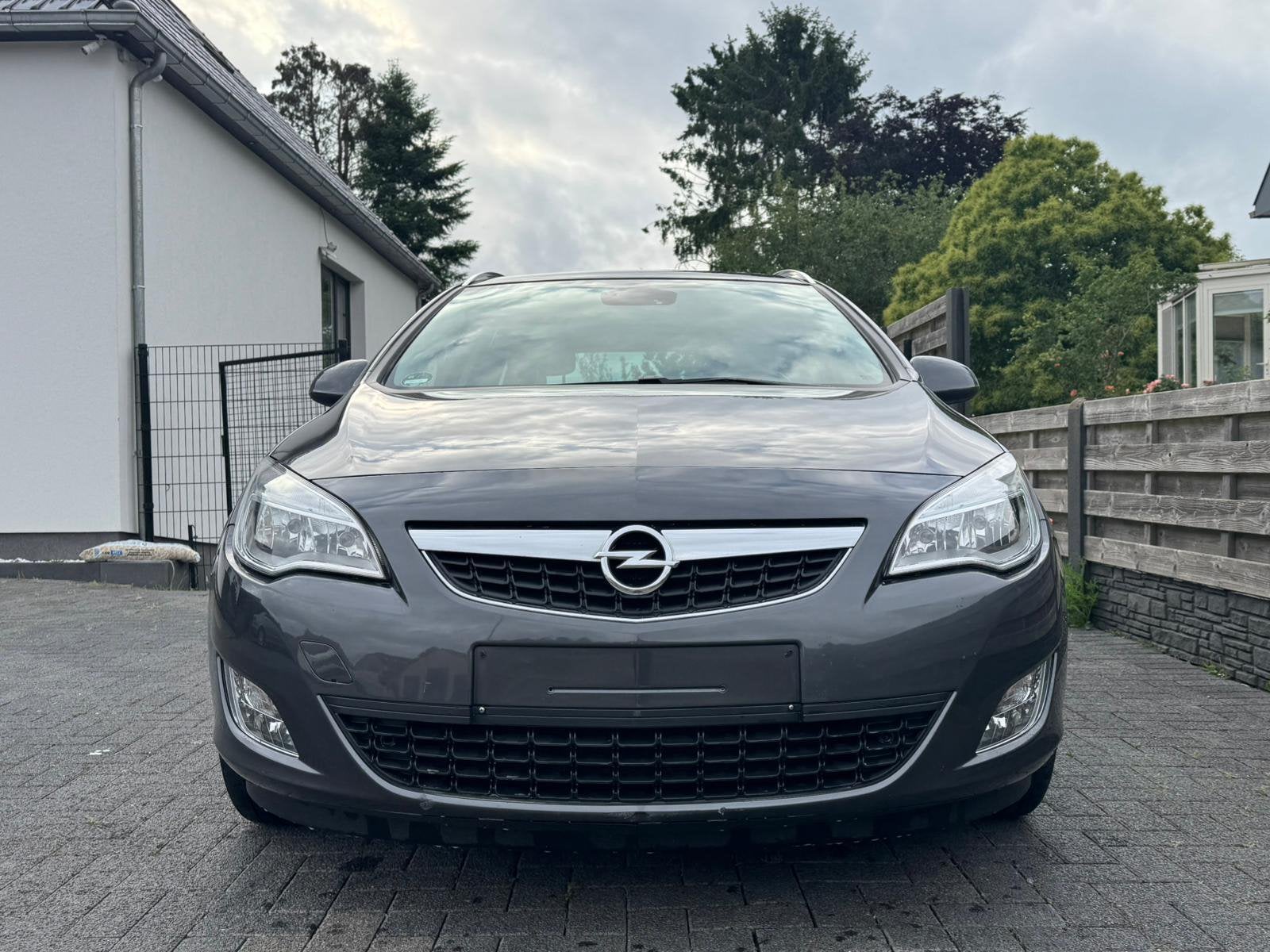 OPEL ASTRA 1.6I AUTOM /93.000KM/2010/AIRCO/NAVI/XENON/GEKVVK, Auto's, Automaat, Euro 5, Grijs, Particulier