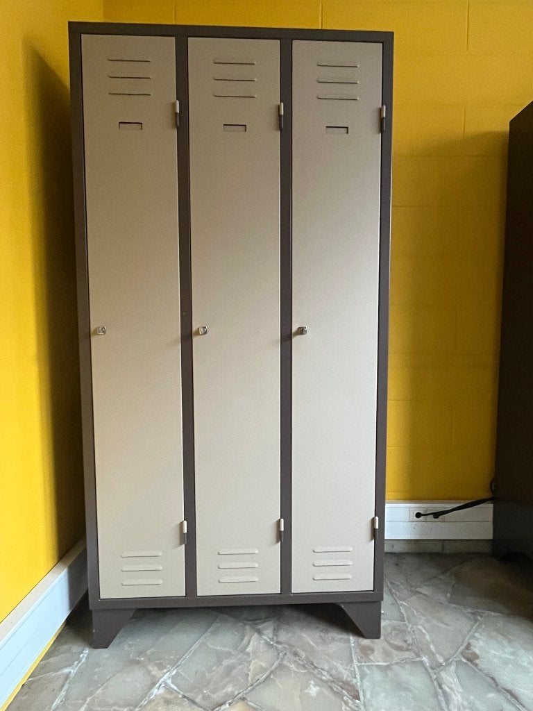 lockerkast metaal gelakt met sleutels, Huis en Inrichting, Ophalen, Zo goed als nieuw
