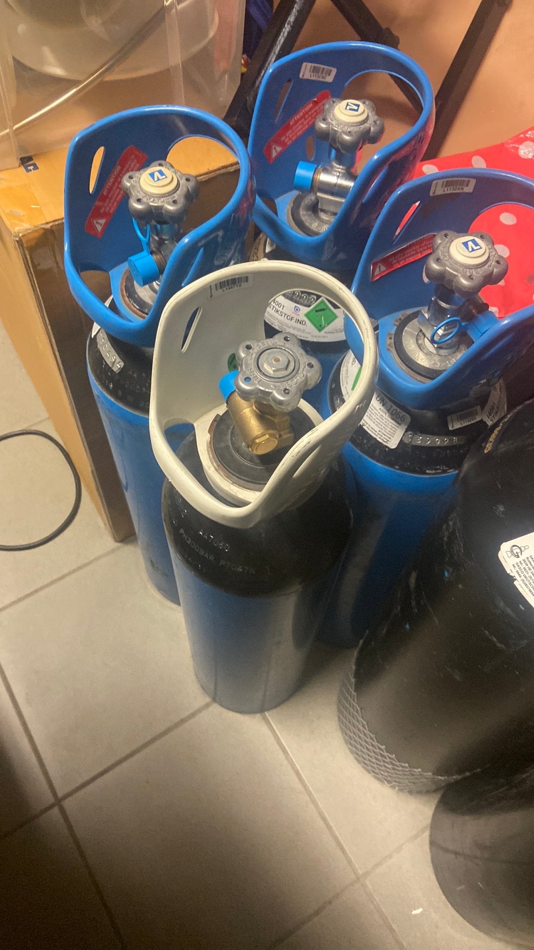 Bouteille d'azote pleine d'air liquide, Enlèvement ou Envoi, Comme neuf