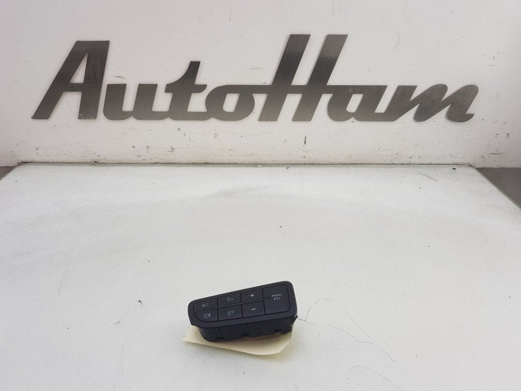 SCHAKELAAR Fiat Grande Punto (199) (|735367268|735604109|), FCA Germany GmbH, Gebruikt, IPC D1-09 Bahnhofsplatz
65423  Rüsselsheim am Main, DE
