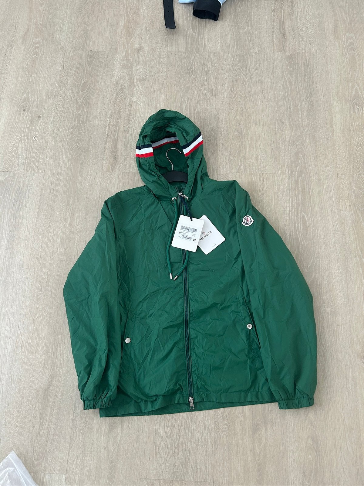 Moncler windbreaker jas, Ophalen of Verzenden, Nieuw, Maat 52/54 (L), Groen
