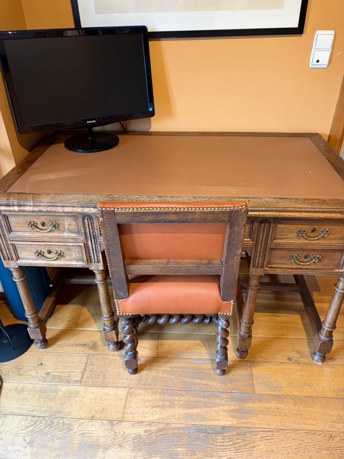 Beau bureau avec dessus cuir + fauteuil – très bel état, Autres marques, Classique, 76 cm, Avec tiroirs
