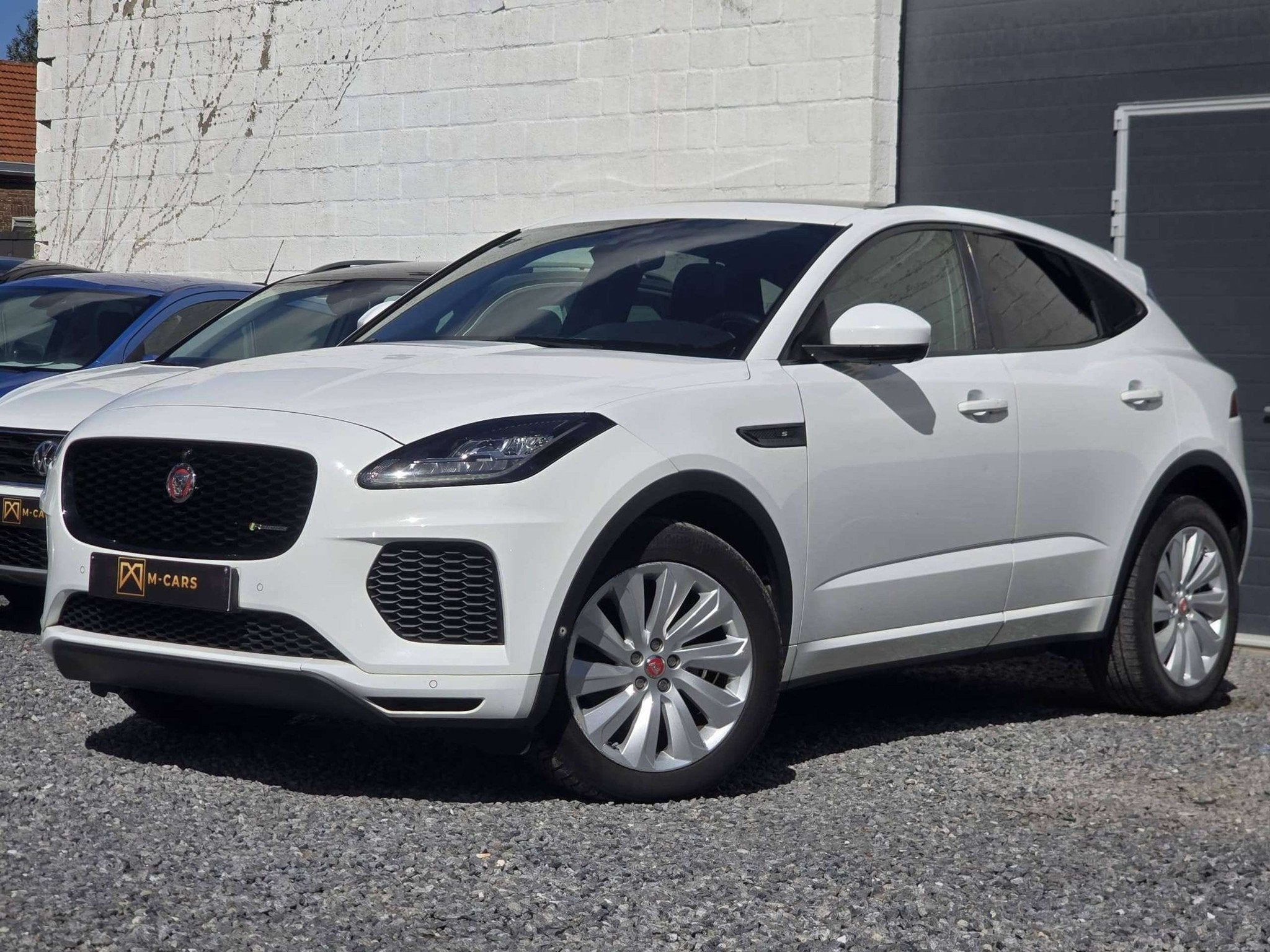 Jaguar E-Pace R-DYNAMIC * PANO * MERIDIAN (bj 2018), Automaat, Gebruikt, 4 cilinders, Wit
