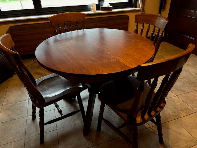 Antieke ronde houten tafel met 4 bijhorende stoelen, Ophalen