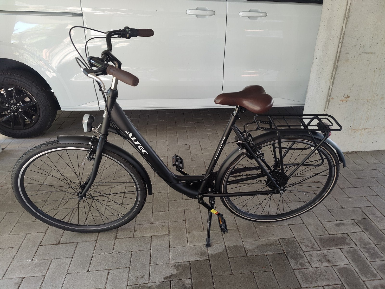 Damesfiets mat zwart, Enlèvement