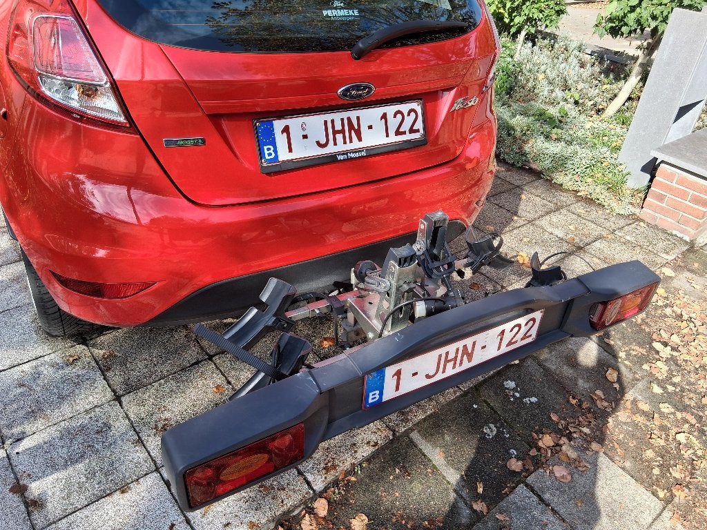 Personenwagen Ford Fiesta, Rouge, Achat, Euro 6, Entretenue par le concessionnaire