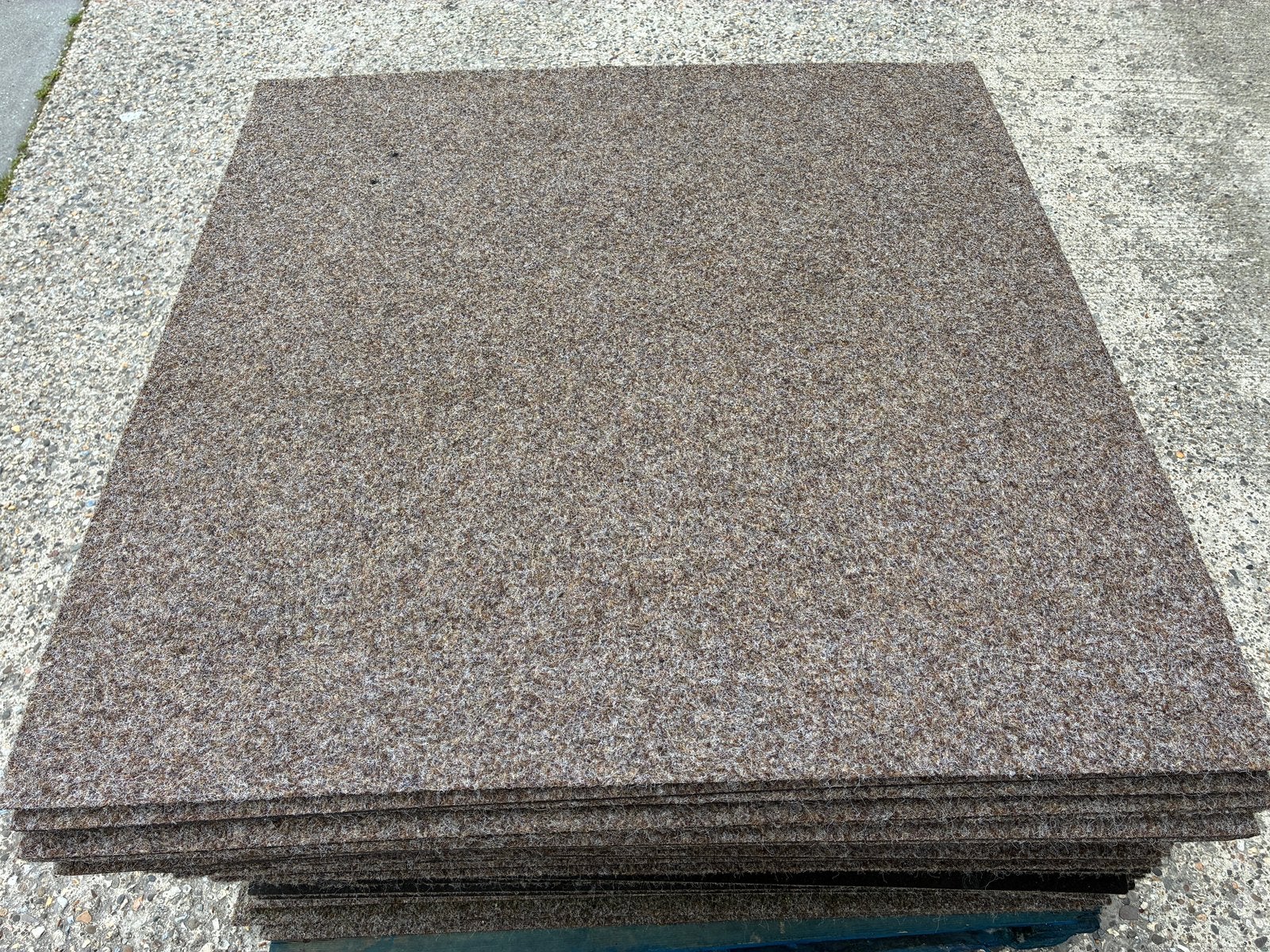 40m2 beige tapijttegels 100x100cm, Huis en Inrichting, Stoffering | Tapijten en Vloerkleden, Ophalen, Gebruikt, Beige