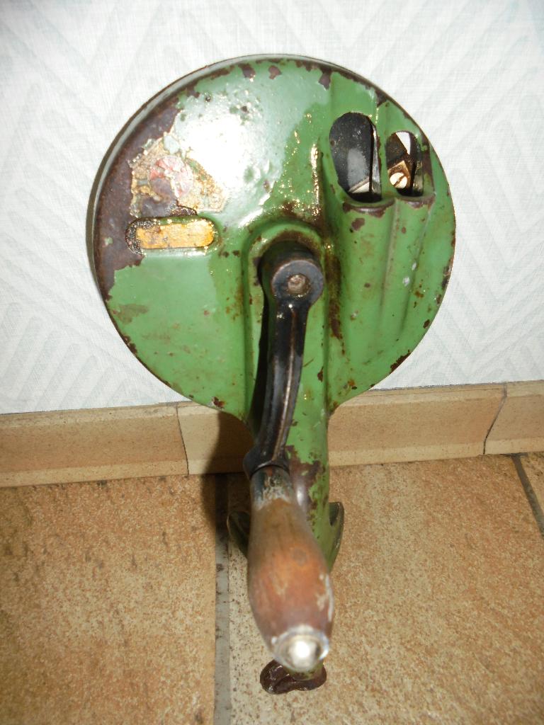 Vintage bonensnijder, Antiek en Kunst, Antiek | Keukengerei, Ophalen
