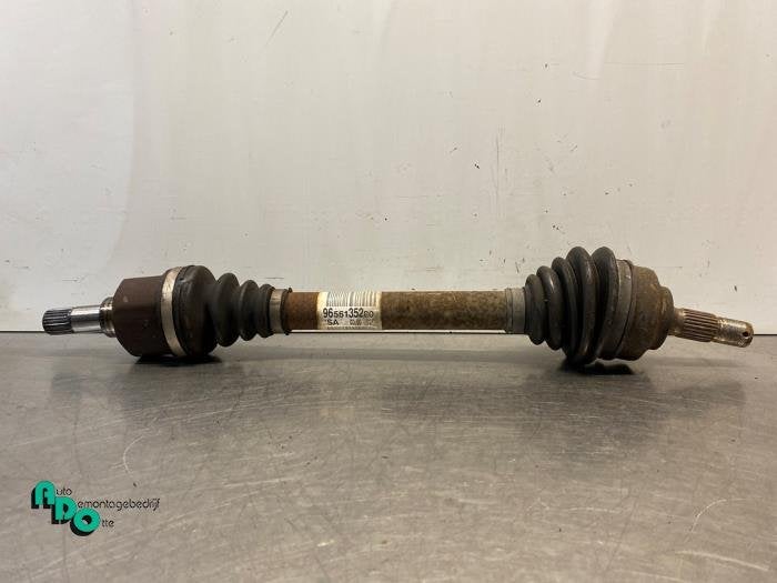 Arbre de transmission avant gauche d'un Peugeot 207 (207 06-, -, 3 mois de garantie, Utilisé, -