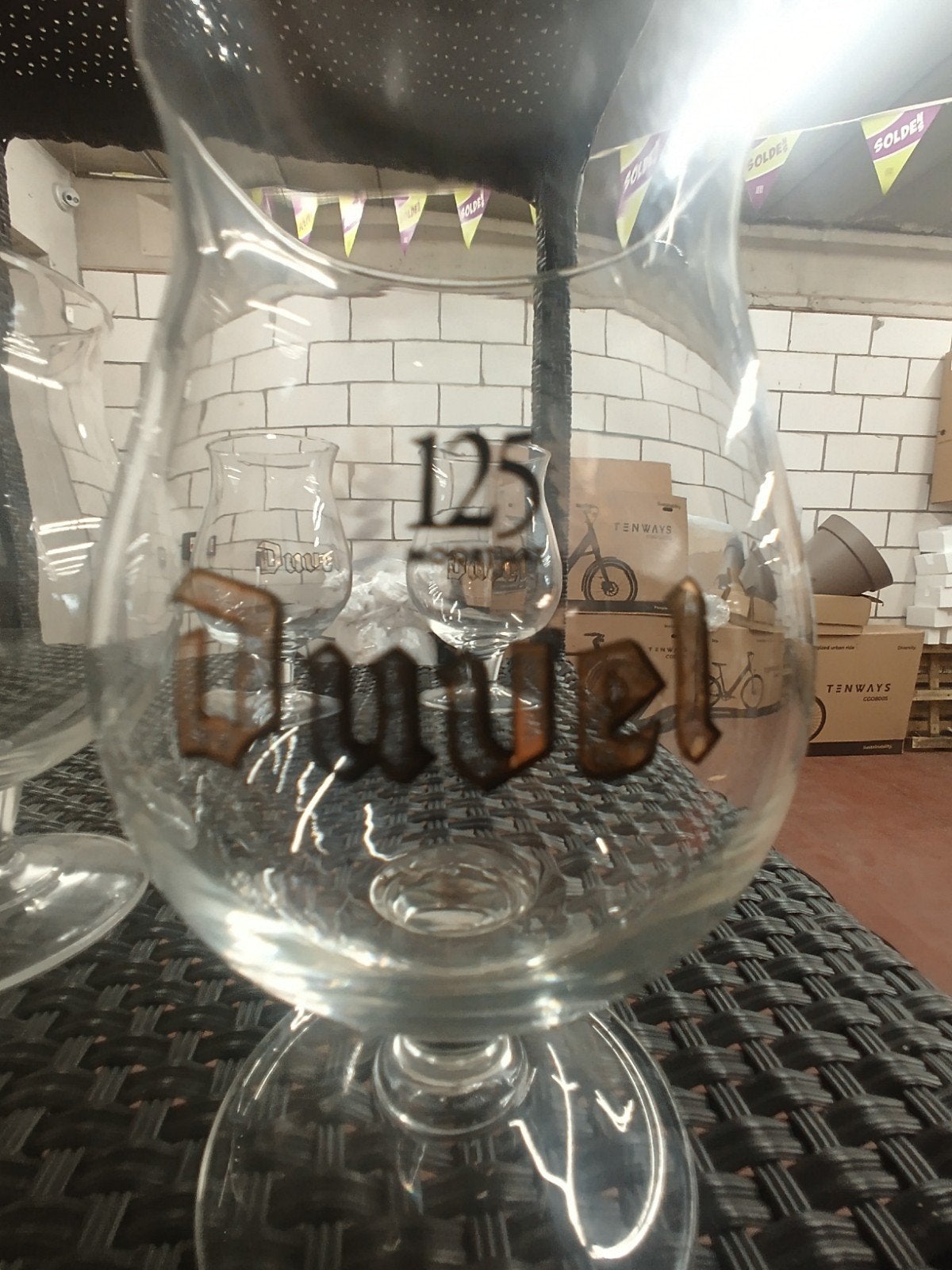 Duvel goud en letters  125 jaar Moortgat, Verzamelen, Ophalen, Zo goed als nieuw, Bierglas