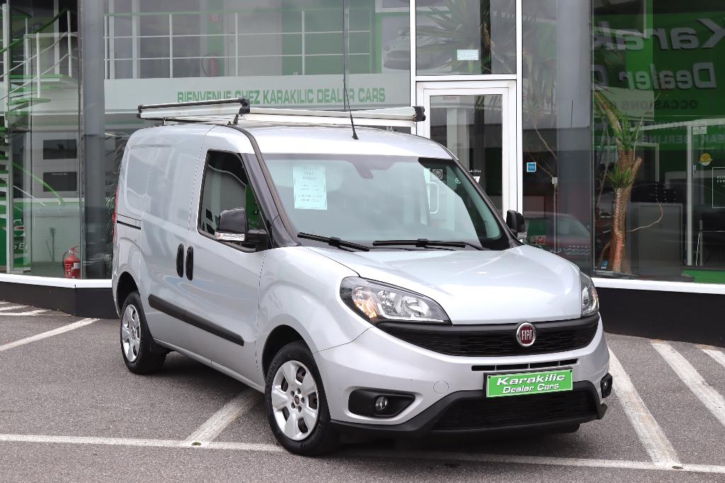 FIAT DOBLO 1.3JTD 95CV 3PLACES GPS CAMERA UTILITAIRE TVAC, Autos, Argent ou Gris, Achat, Entreprise, 3 places