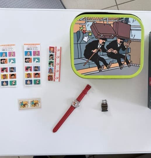 une montre tintin 1994 plus objets, Enlèvement ou Envoi, Tintin, Utilisé