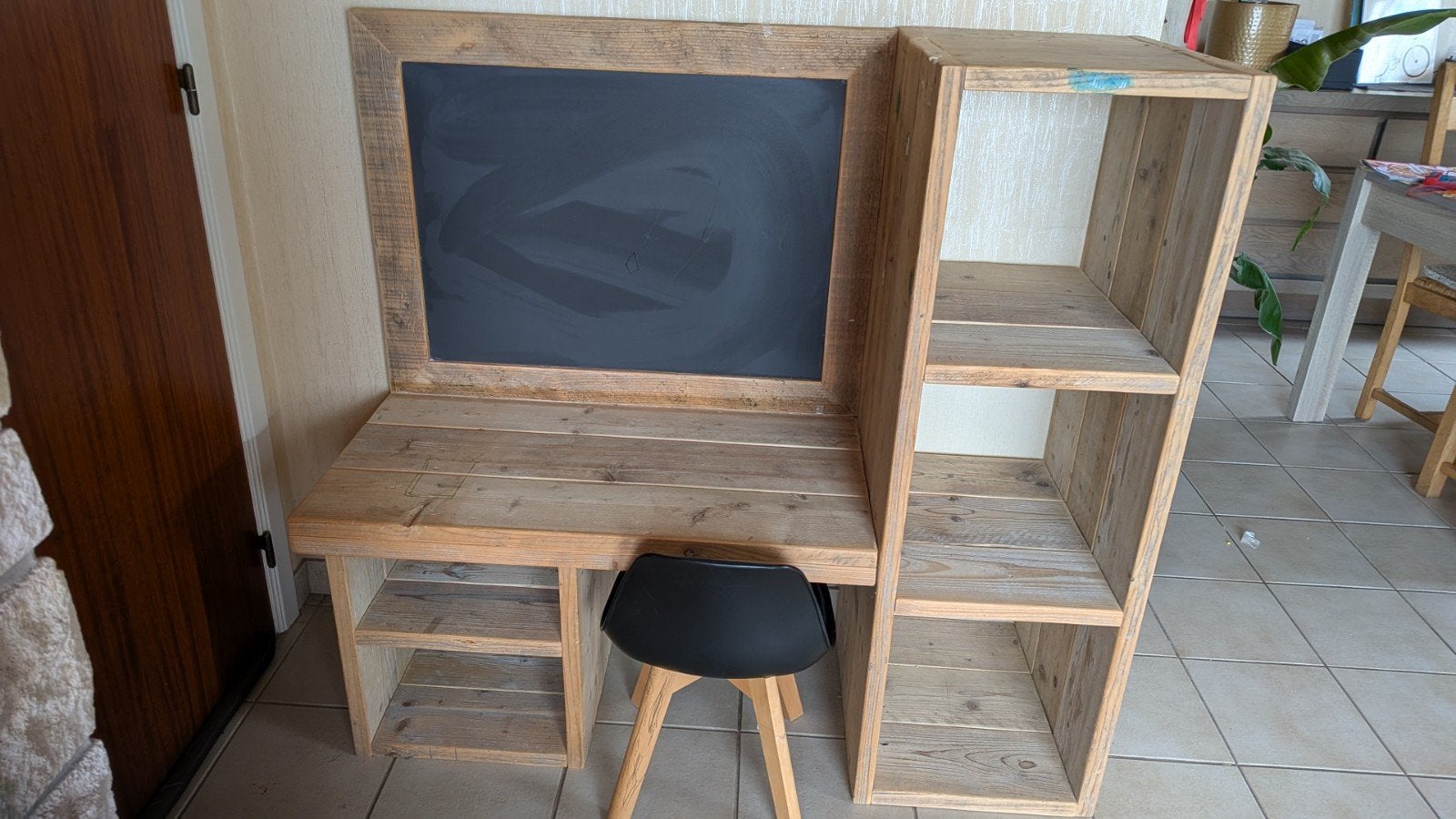 Steigerhouten bureau, Ophalen