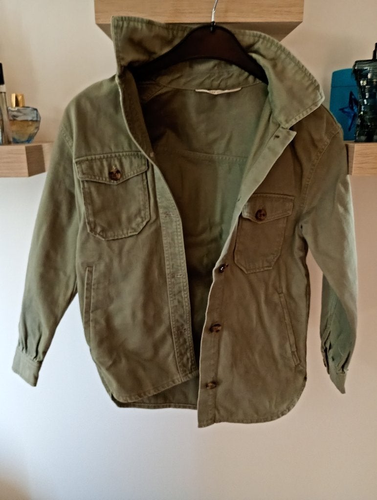 Veste légere fille 134, Enfants & Bébés, Vêtements enfant | Taille 134, Garçon ou Fille, Chemise ou À manches longues, H&M, Comme neuf