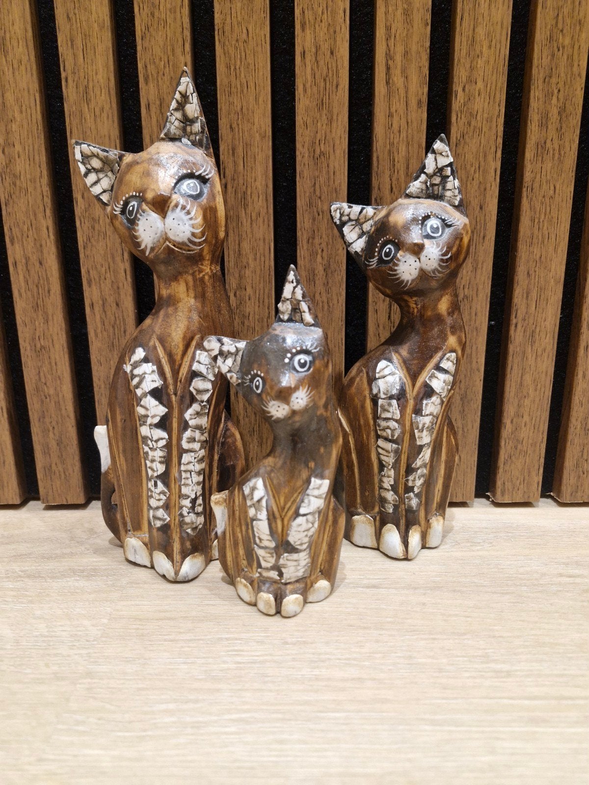 3 poezen, Ophalen