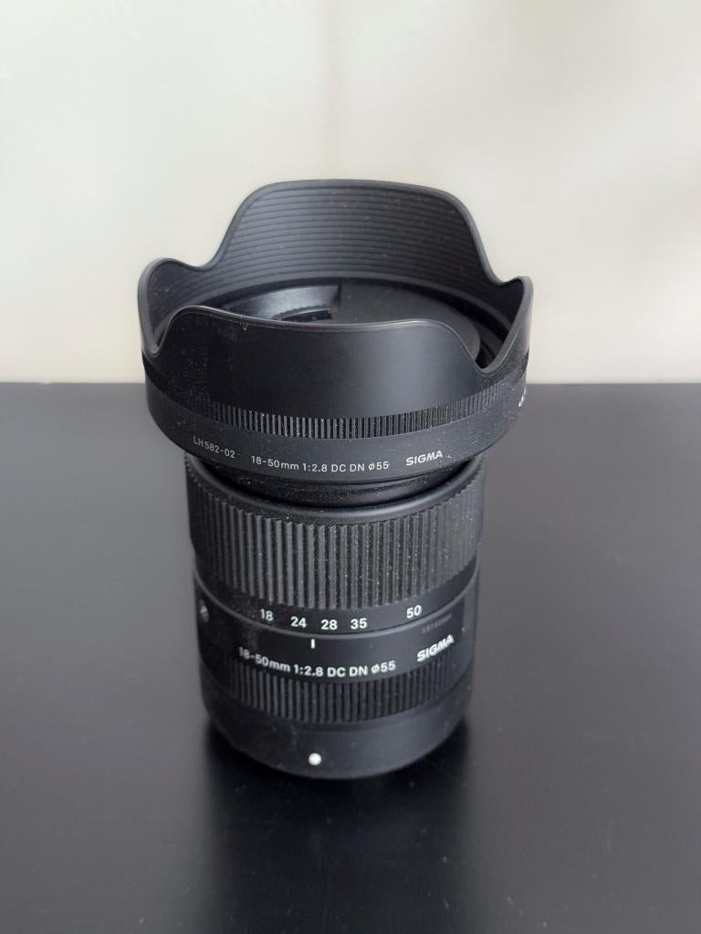 Sigma 18-50mm F/2.8 DC DN Contemporary Fujifilm X, Enlèvement, Comme neuf, Accessoires, Zoom