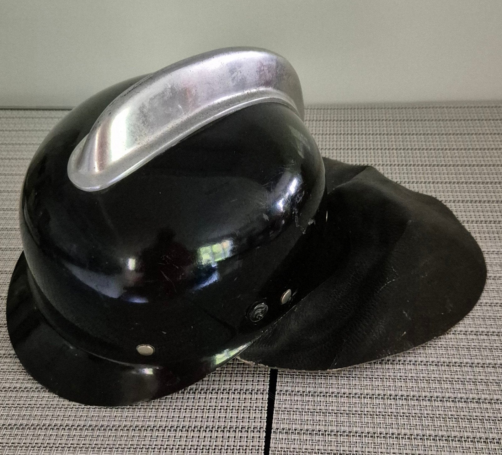 Casque de pompier allemand vintage
Casque de pompier alleman, Collections, Enlèvement