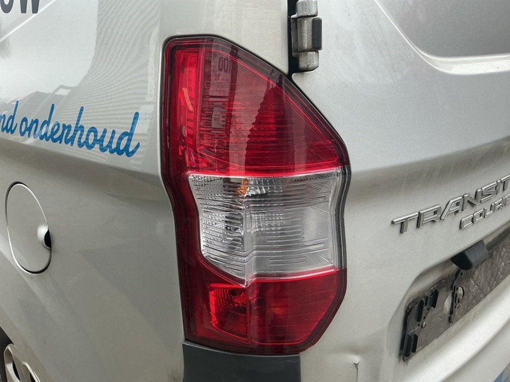FEU ARRIÈRE GAUCHE Transit Courier (|ET7613405AF|2069626|), Henry-Ford-Straße  1
50735  Köln, DE, Ford-Werke GmbH, Kunden@ford.com