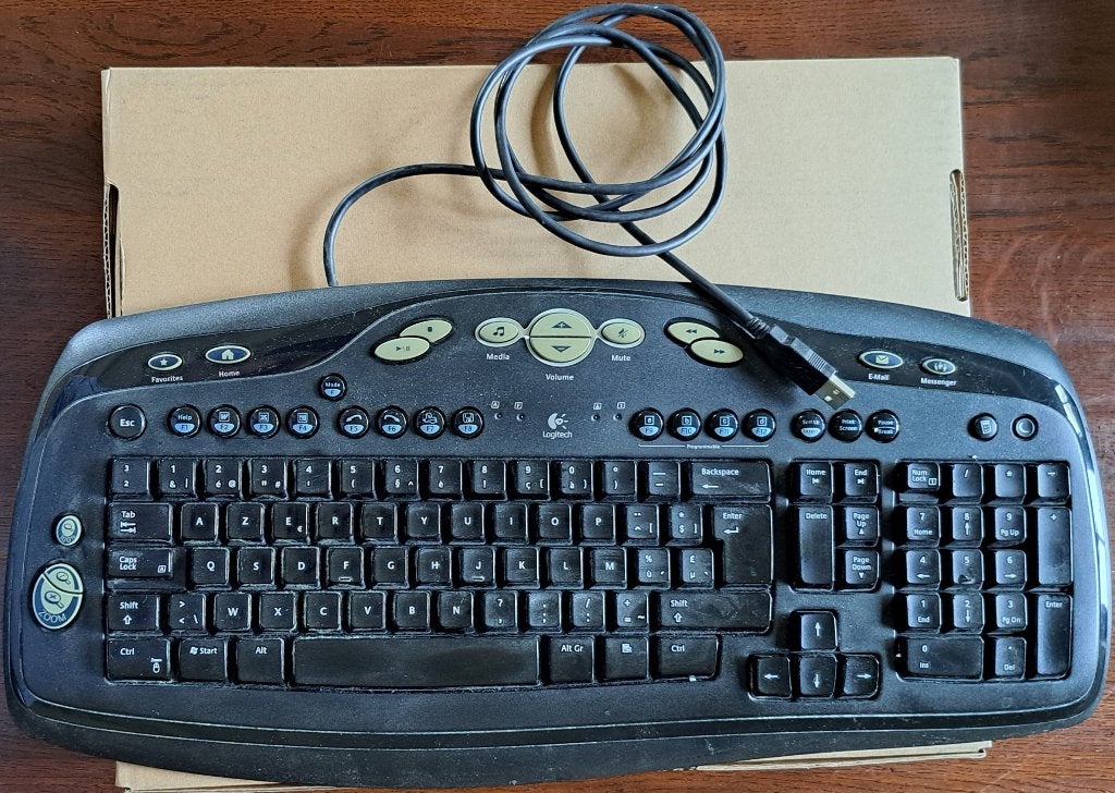 Logitech, multimedia keyboard AZERTY, USB-A, Computers en Software, Toetsenborden, Ophalen, Gebruikt, Logitech, Azerty