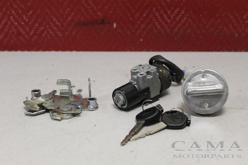 ENSEMBLE DE VERROU ET CYLINDRE DE PORTES Honda, Dhr. S. di Majo, Utilisé, Info@cama-motorparts.nl, P.J. Troelstraweg 8 8
3144 CX  MAASSLUIS, NL