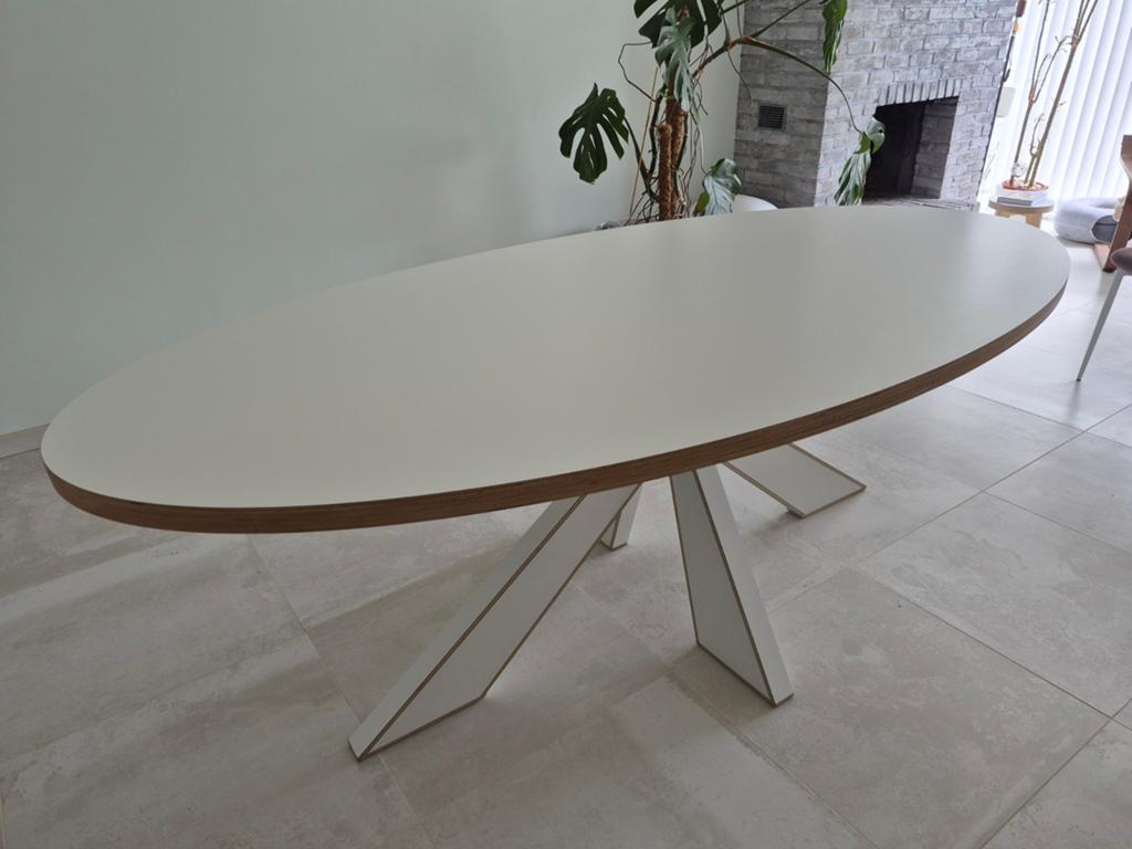 Ovalen tafel ARP Design Longlegs CC, Huis en Inrichting, Tafels | Eettafels, Ophalen, 100 tot 150 cm, 200 cm of meer, Zo goed als nieuw