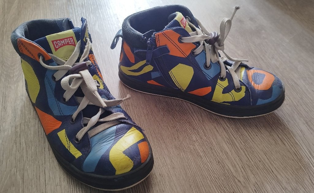 Chaussures pour enfants 33 bon état, Camper, Enfants & Bébés, Garçon ou Fille, Enlèvement ou Envoi, Camper, Comme neuf