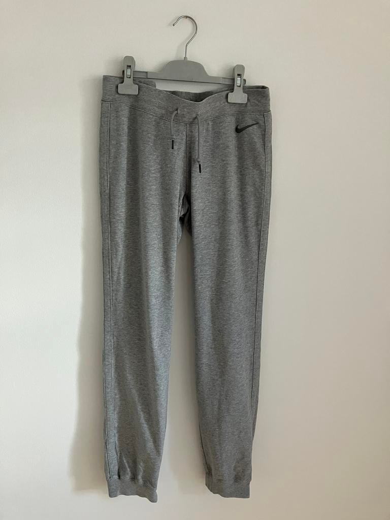 Jogging Nike femme taille S, Vêtements | Femmes, Enlèvement ou Envoi, Comme neuf