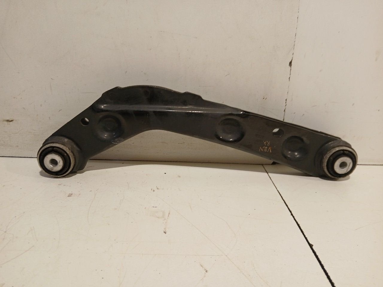 Draagarm rechts achter Volvo XC60, Onderdelen@venauto.nl, Van der Ven Autorecycling B.V., Ettenseweg 76, 4706 PB Roosendaal, The Netherlands