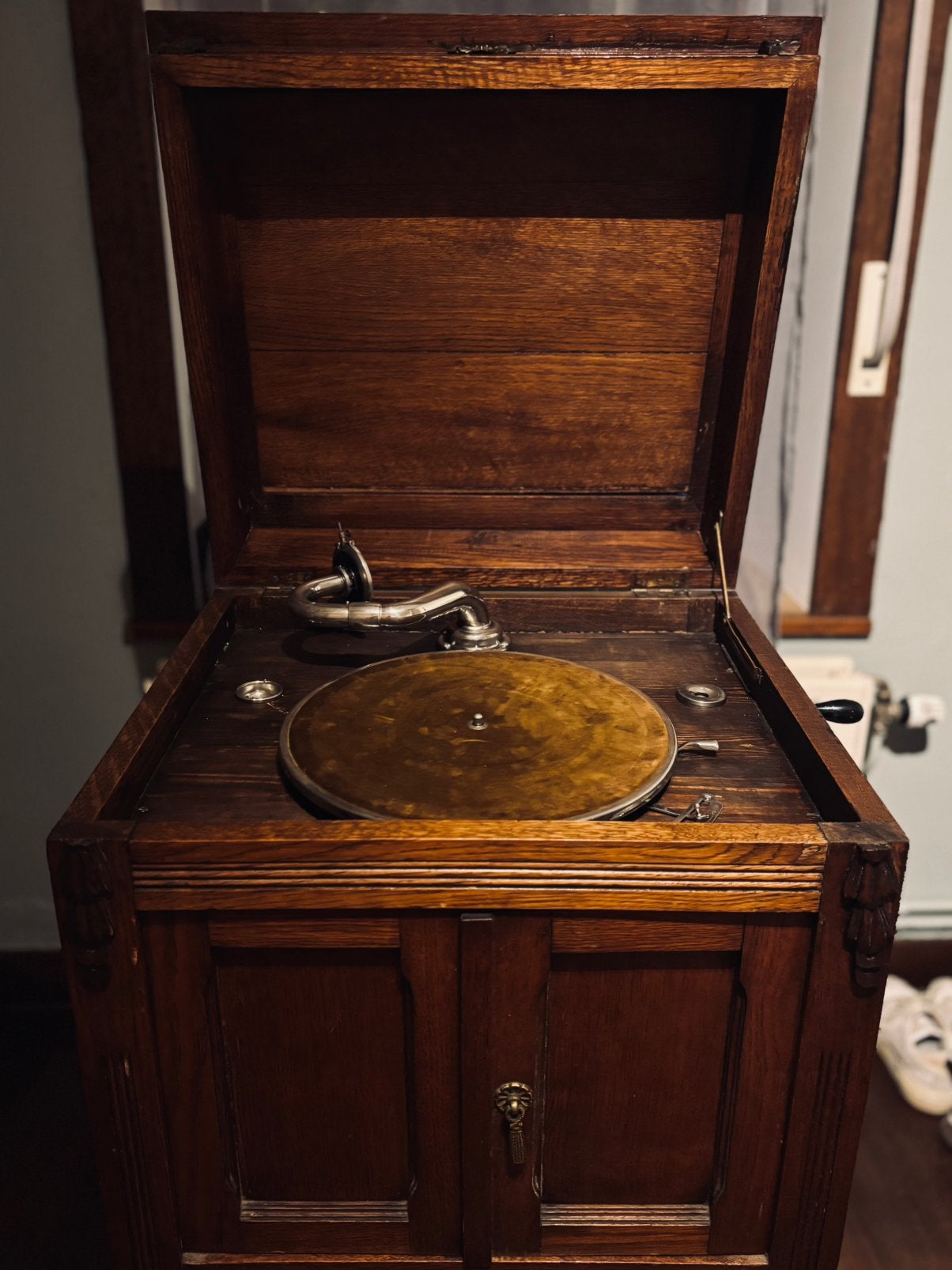 Gramophone, Antiquités & Art, Enlèvement