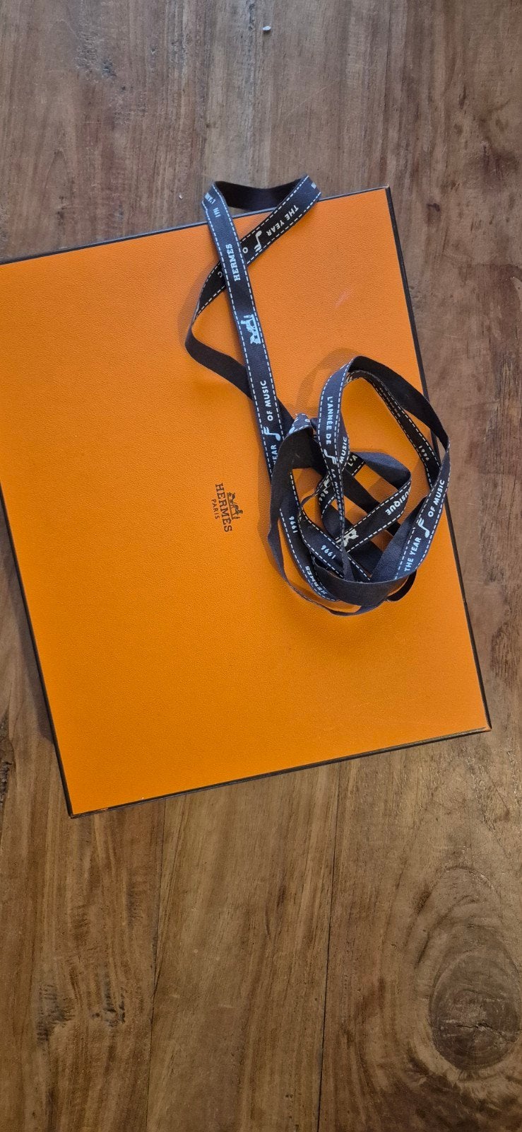 Châle Hermès 140 cm — Bouquets Sellier — Cachemire & Soie, Vêtements | Femmes, Vêtements Femmes Autre, Hermès, Enlèvement, Porté