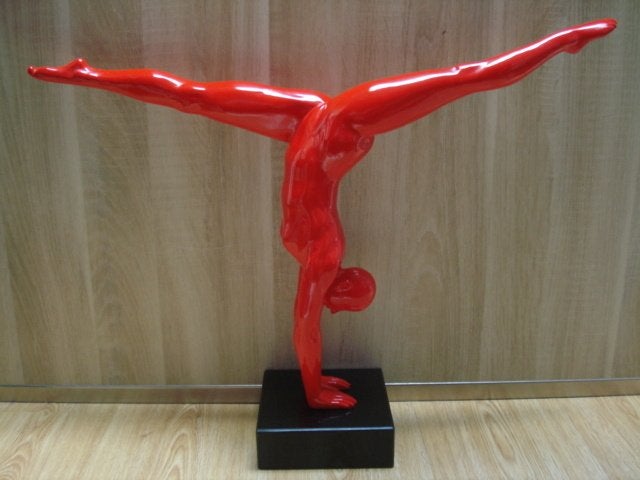 Arte dal Mondo gymnaste rouge femme 63 cm, 48 cm, Sculpture, Massif, Rouge