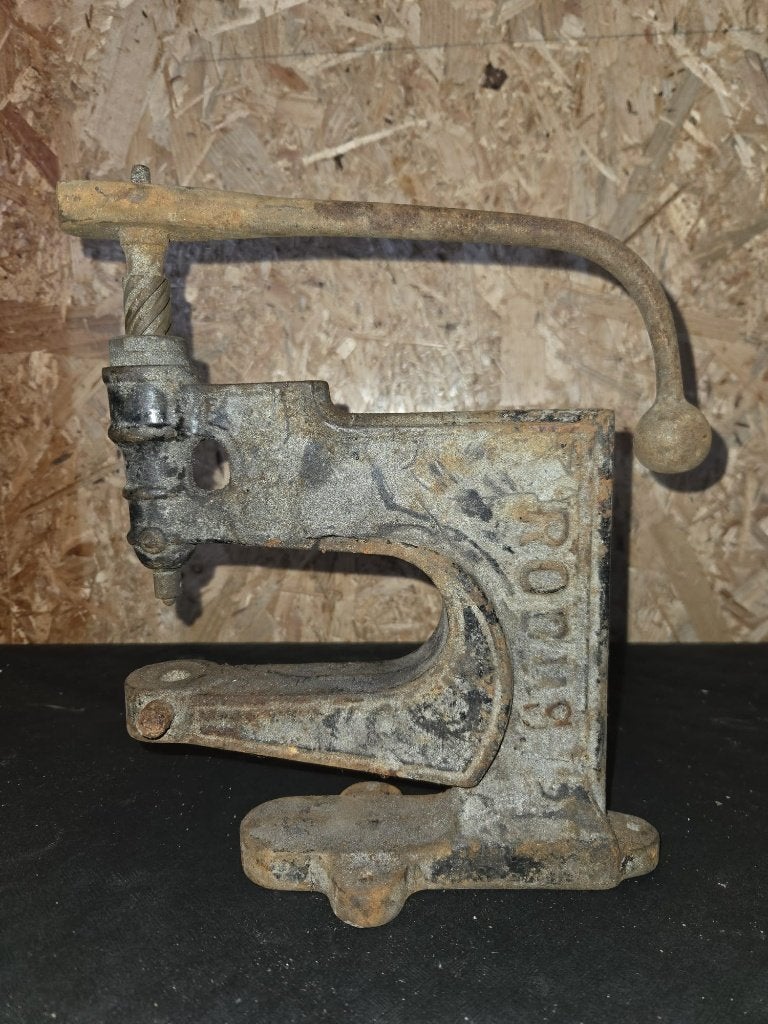 Ancienne presse en fonte RODUS, Enlèvement