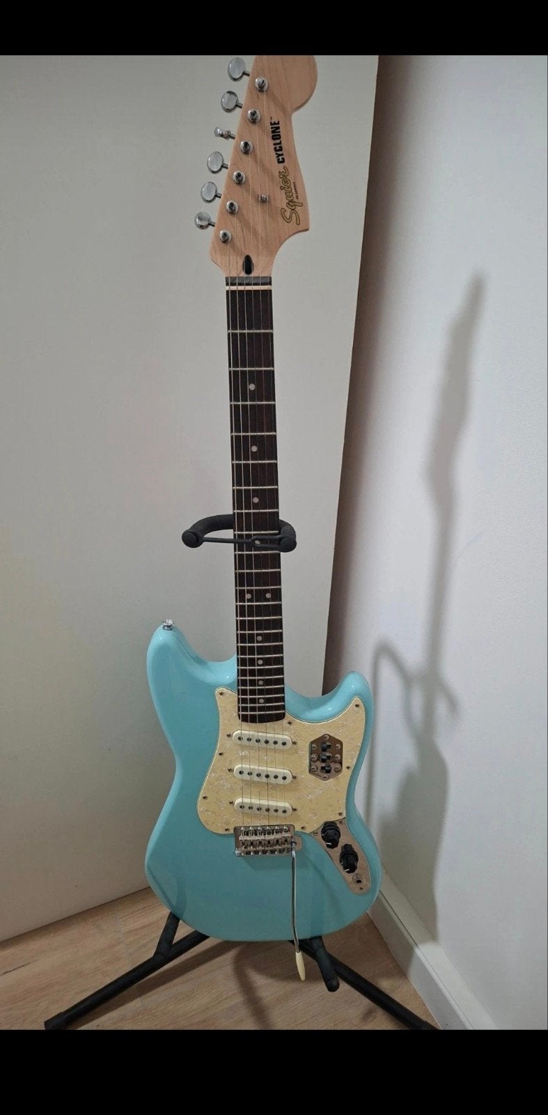 Squier Paranormal Cyclone elektrische gitaar
Daphne blauw, Muziek en Instrumenten, Fender, Nieuw, Met versterker, Ophalen of Verzenden