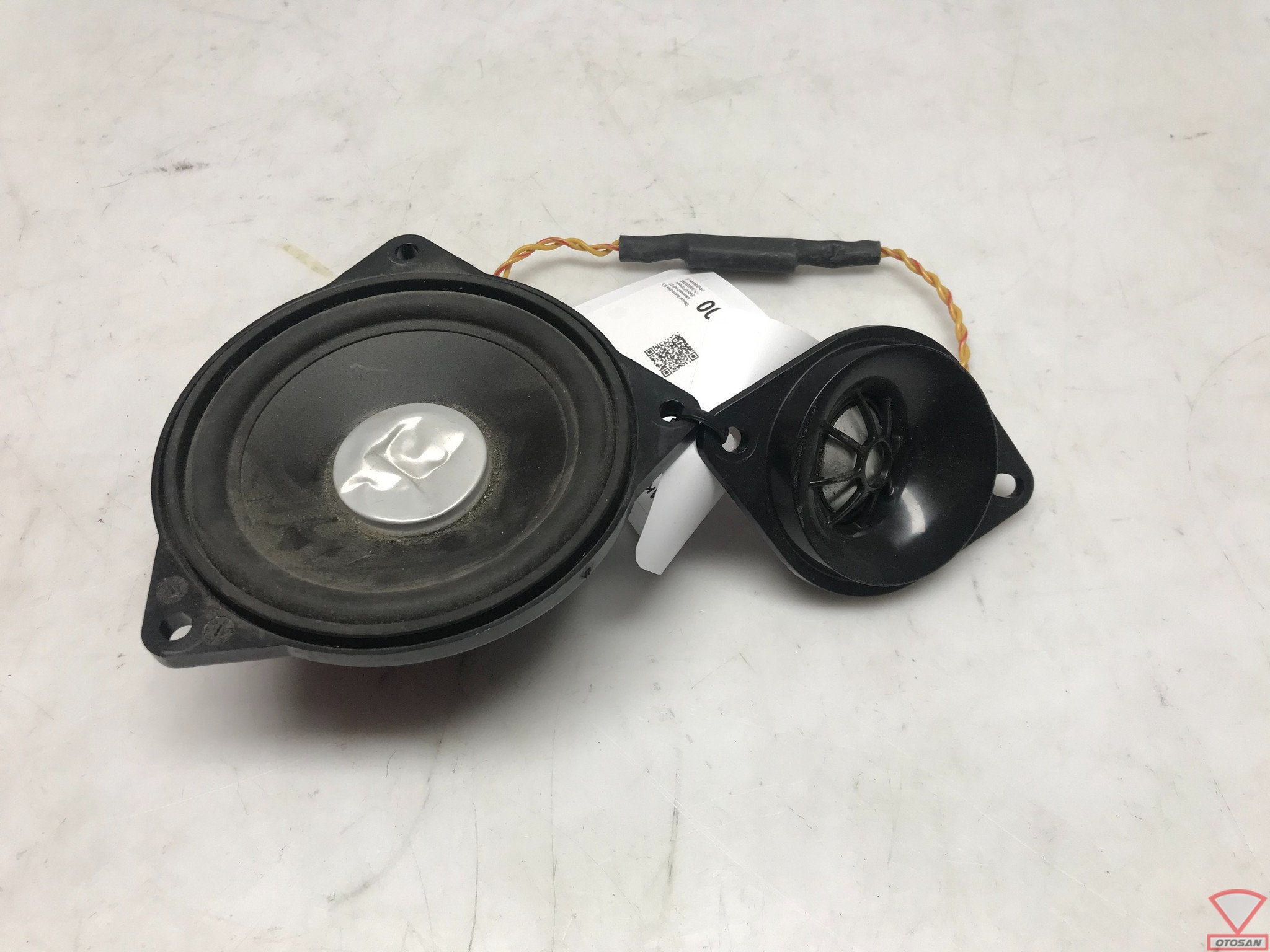 BMW Mini Haut-Parleur + Tweeter Harman Kardon 65139169690 65, Petuelring 130
80788  Munich, DE, Info@bmw.de, Utilisé, BMW