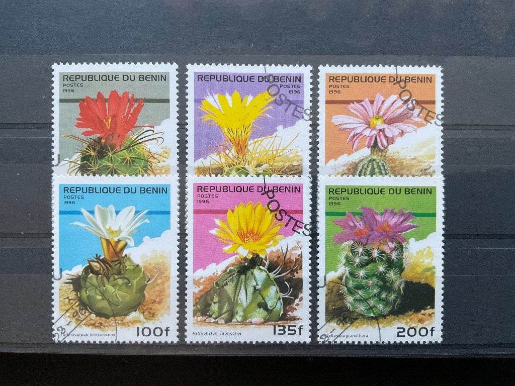 BENIN - BLOEIENDE CACTUSSEN, Postzegels en Munten, Verzenden, Gestempeld, Dier of Natuur