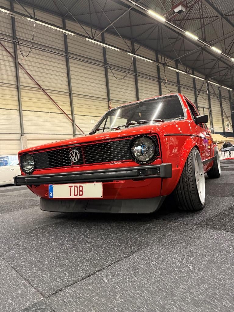 Volkswagen Golf MK1 (1983) – Marsrood – GTI Look (OEM+), Autos, Système audio, Achat, Boîte manuelle, Noir