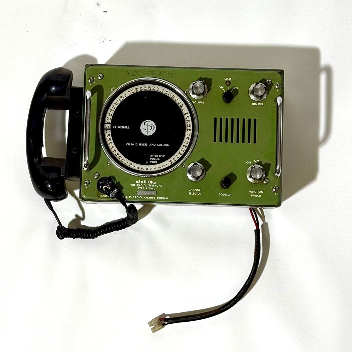 TÉLÉPHONE RADIO MARIN VHF RT144C 24V 25W 155,6—163,2 Mhz, Enlèvement, Comme neuf, Radio