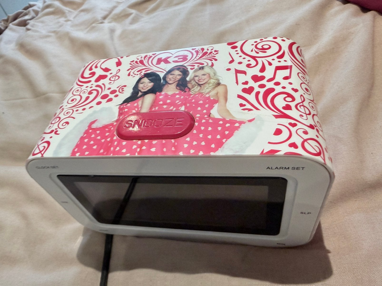Dit is een Bigben K3 wekkerradio met een roze design., TV, Hi-fi & Vidéo, Lecteurs CD, Enlèvement, Comme neuf