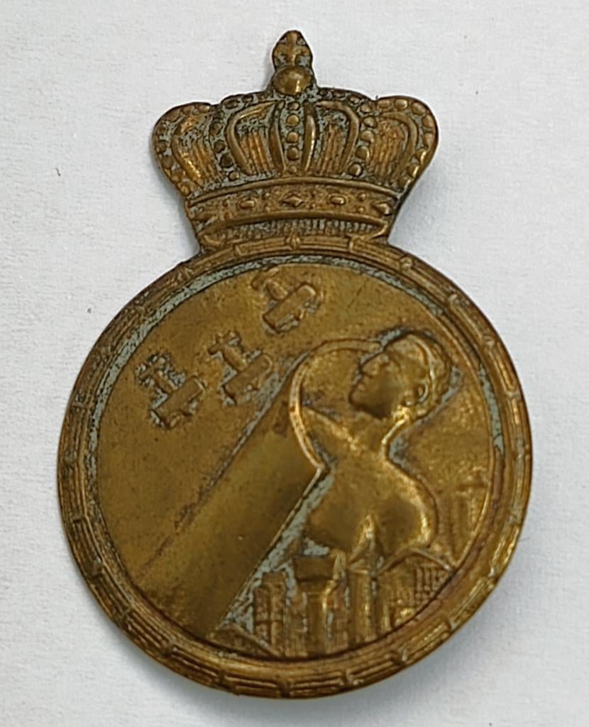 cap badge passieve luchtbescherming, Verzamelen, Militaria | Tweede Wereldoorlog, Ophalen of Verzenden, Overige soorten, Embleem of Badge