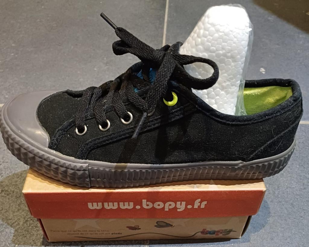 Baskets en toile p.37 neuves., Neuf, Garçon ou Fille, Enlèvement, Chaussures de sport
