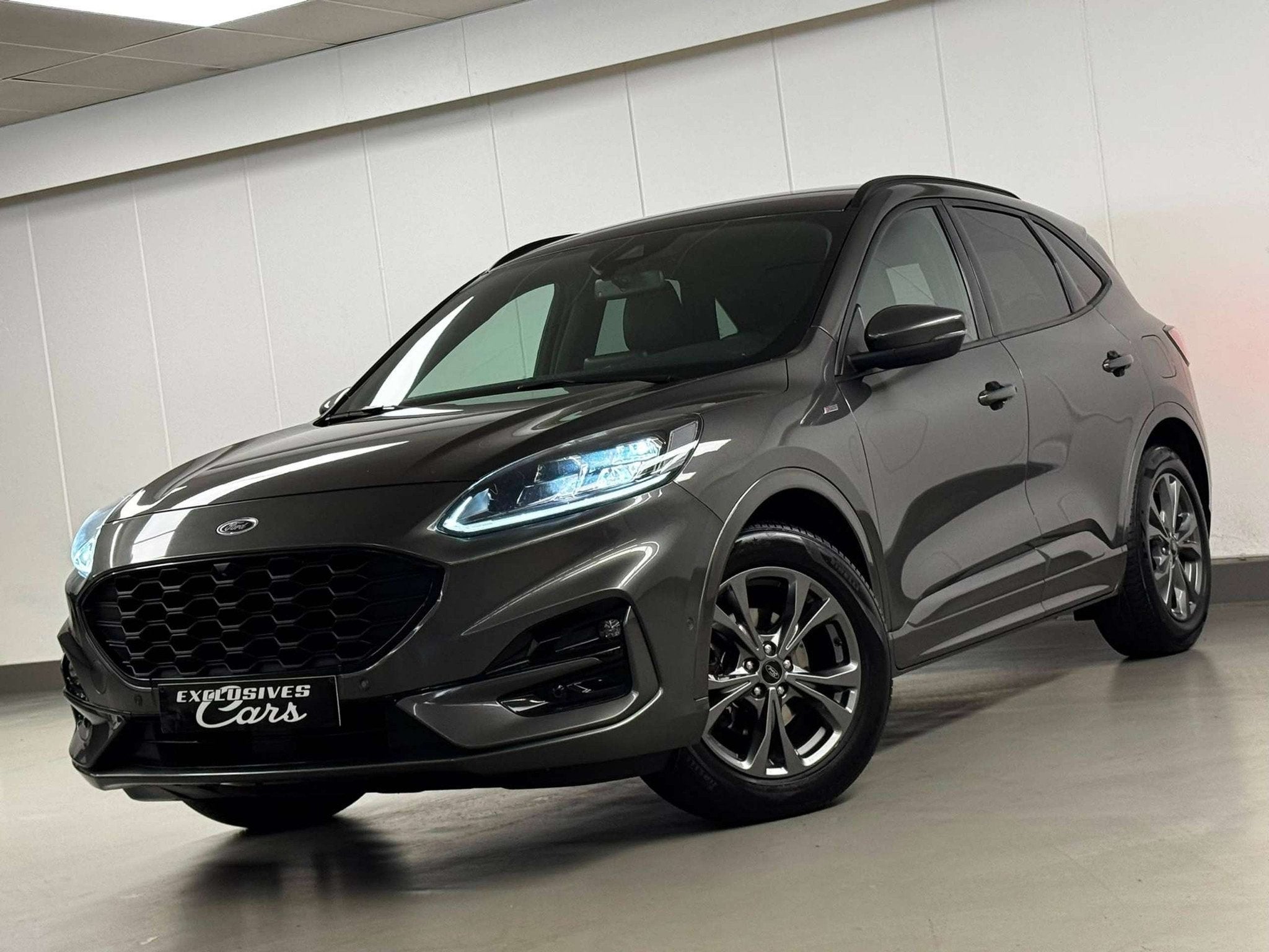 Ford Kuga 1.5 TDCI 120CV ST-LINE AUTO CAMERA GPS CUIR REG FU, Auto's, Ford, Automaat, 116 g/km, Alcantara, 120 pk