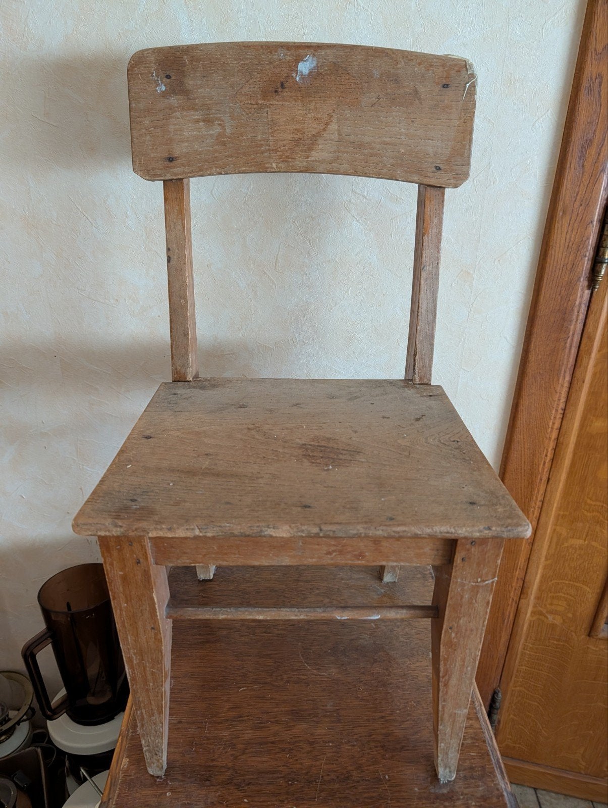 Chaise en bois taille enfant à restaurer, Antiquités & Art, Enlèvement
