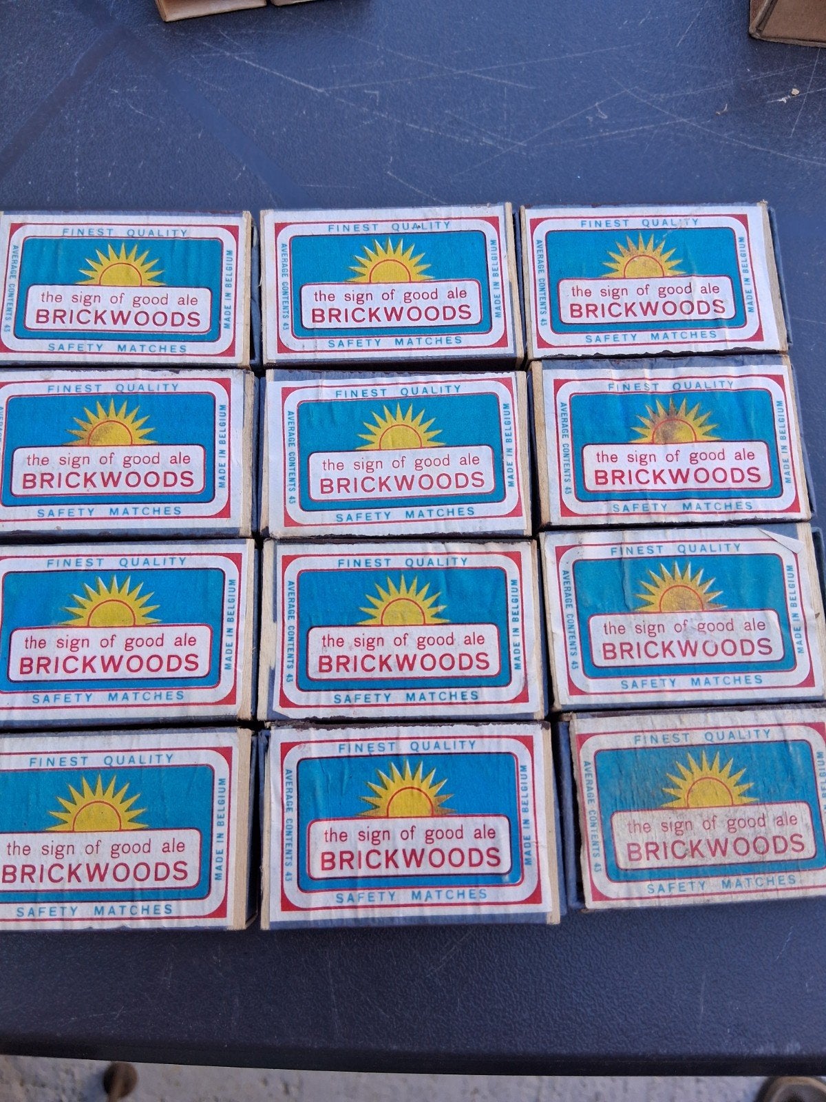 boîtes d'allumettes vides Brickwoods, Enlèvement